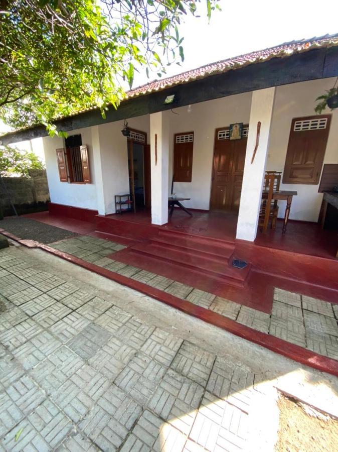 Ami Place Rooms With Kitchen Hikkaduwa Extérieur photo