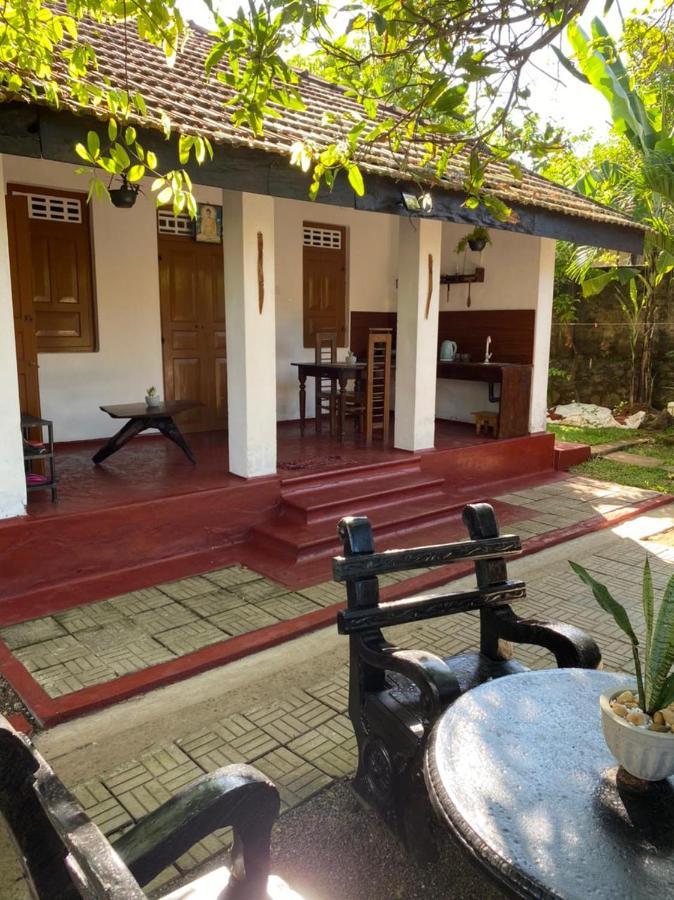 Ami Place Rooms With Kitchen Hikkaduwa Extérieur photo