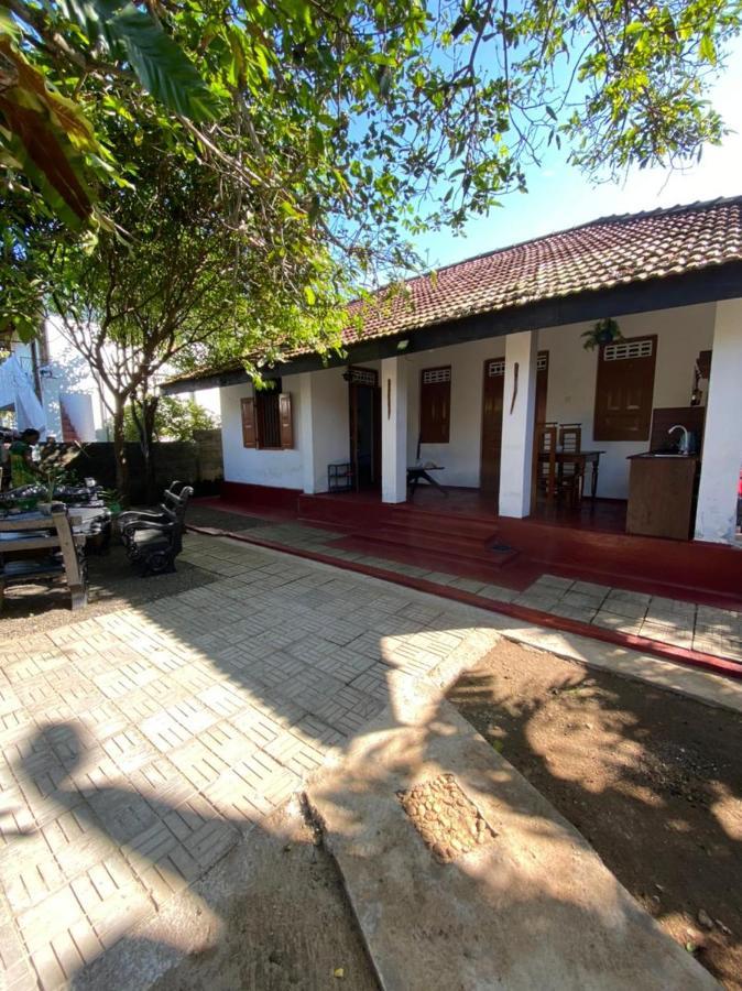 Ami Place Rooms With Kitchen Hikkaduwa Extérieur photo