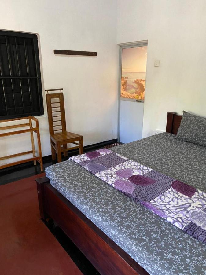 Ami Place Rooms With Kitchen Hikkaduwa Extérieur photo