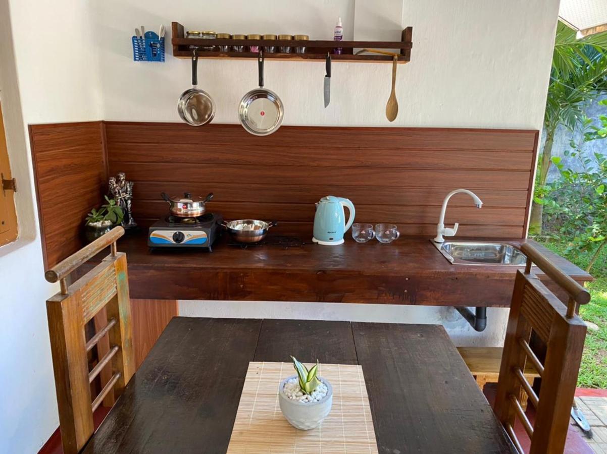 Ami Place Rooms With Kitchen Hikkaduwa Extérieur photo
