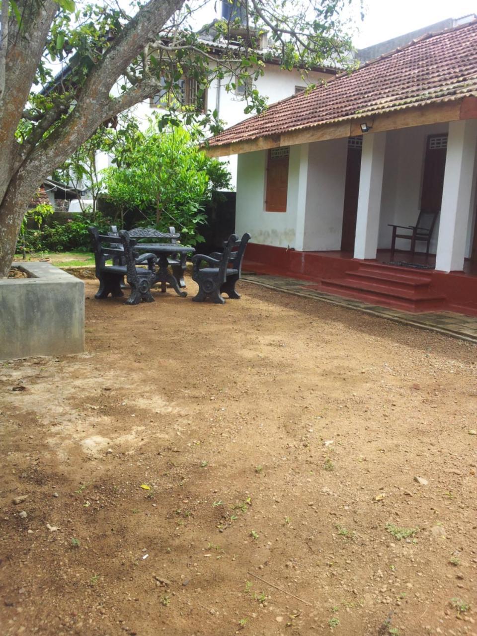Ami Place Rooms With Kitchen Hikkaduwa Extérieur photo